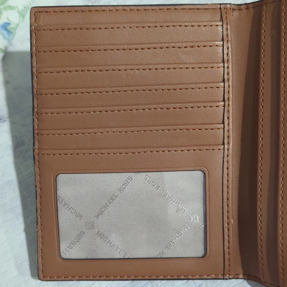 Michael Kors Jet Set  Signature Passport Dark Brown Key & Card Holder Wallet EUC
